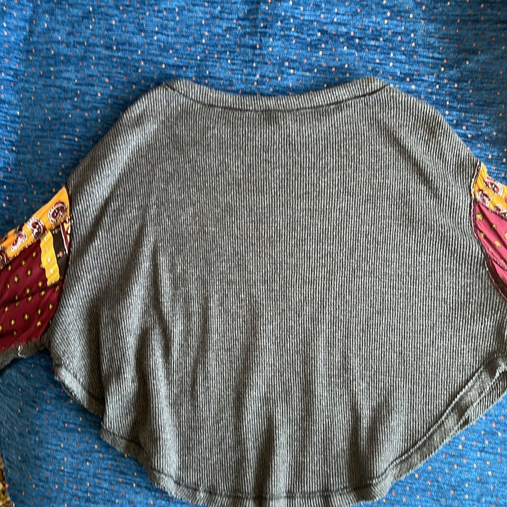 We The Free Gray, maroon and Yellow oversized long sleeved top - Picture 6 of 7
